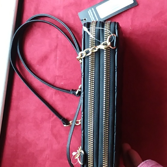 🎆Sale NEW with Tags and Condition Vera New York Black/Gold Crossbody - Picture 5 of 11